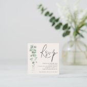 Carte D'accompagnement Crème Eucalyptus moderne Sage Code QR Mariage RSVP (Debout devant)