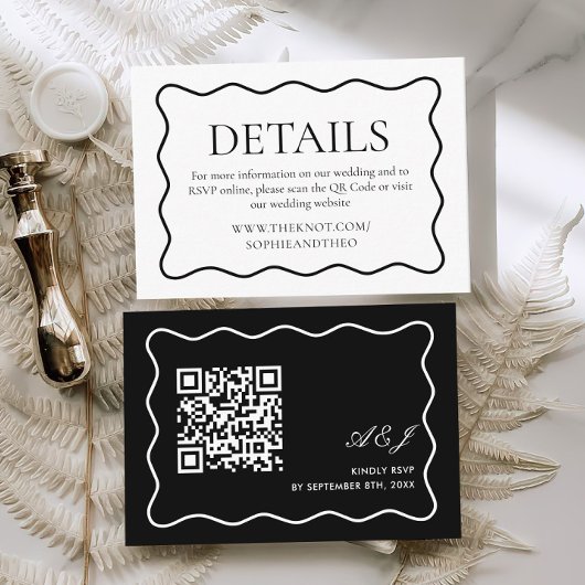 Carte D'accompagnement Détails de mariage Old Money noir et blanc ondulé