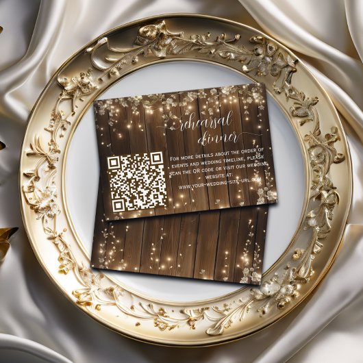 Carte D'accompagnement Dîner de répétition de code QR avec des lumières à