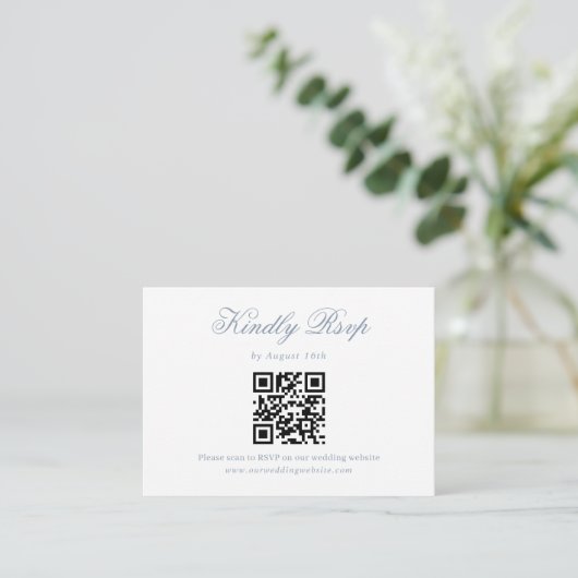 Carte D'accompagnement Dusty Blue Minimalist Script Mariage QR Code Rsvp (Debout devant)