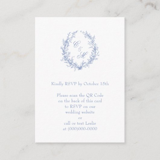 Carte D'accompagnement Dusty Blue Monogram Botanique Wreath QR Code RSVP (Devant)