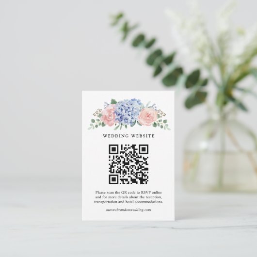 Carte D'accompagnement Dusty Blue Pastel Pink hydrangeas Mariage QR Code (Debout devant)