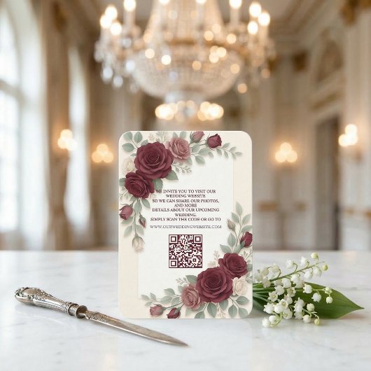 Carte D'accompagnement Élégant Bourgogne Code QR Moderne Mariage