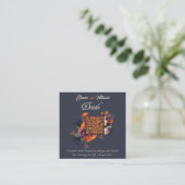 Carte D'accompagnement Élégant Code QR Floral Minimaliste Gothique Détail (Debout devant)