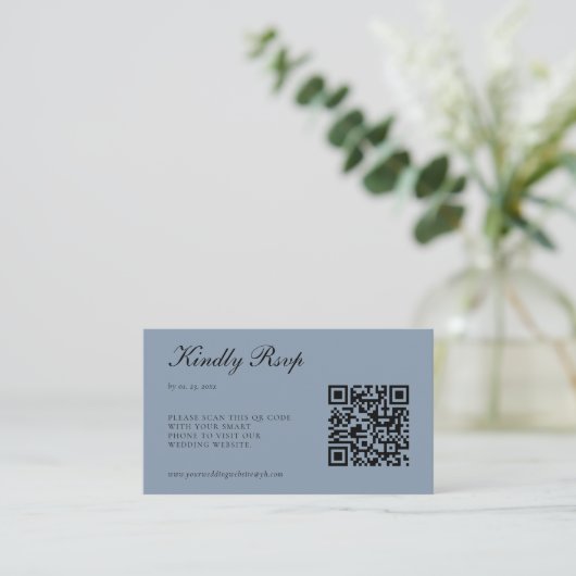 Carte D'accompagnement Elégant Dusty Blue RSVP QR Code Mariage (Debout devant)