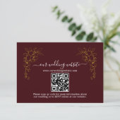 Carte D'accompagnement Elegant Gold Floral Deep Burgundy QR Code Wedding  (Debout devant)