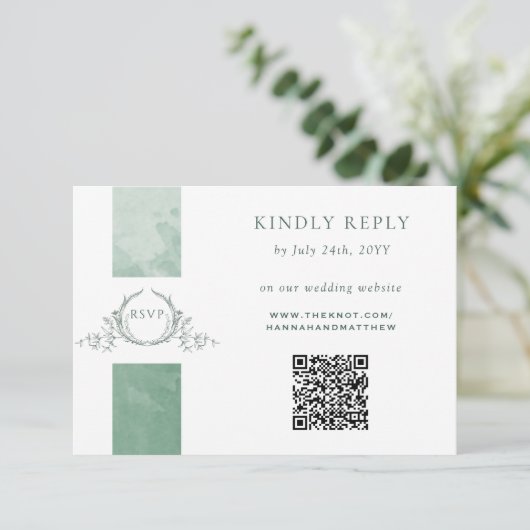 Carte D'accompagnement Elégant QR Code RSVP Green Monogram Mariage (Debout devant)