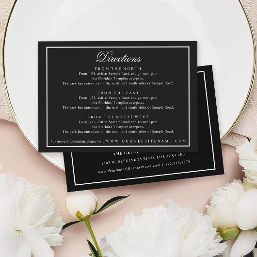 Carte D'accompagnement Élégant script blanc sur boîtier Mariage noir
