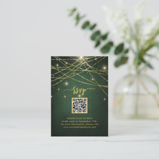 Carte D'accompagnement Élégant Sparkling Gold String Lights QR Code RSVP (Debout devant)