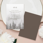Carte D'accompagnement Evergreens dans la forêt de brouillard Gris Brown