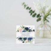 Carte D'accompagnement Fleurs Chic | Réception Navy Blue et Blush Détails (Debout devant)
