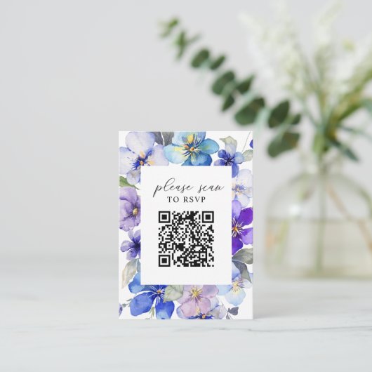 Carte D'accompagnement Florales bleu violet QR Code Mariage RSVP (Debout devant)