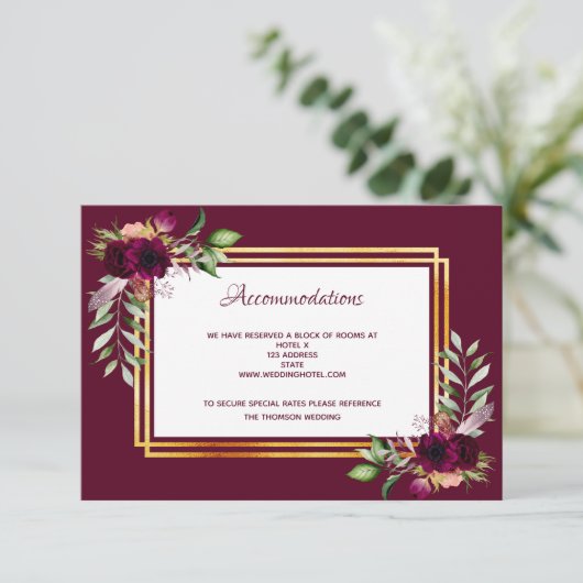 Carte D'accompagnement hébergement mariage boho bordeaux fleuri (Debout devant)