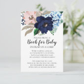 Carte D'accompagnement Livre de Baby shower floral Marine & Blush pour bé (Debout devant)