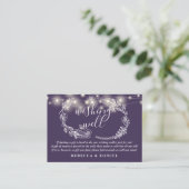Carte D'accompagnement Lumières Guirlande Violettes Mariage Puits de Vœux (Debout devant)
