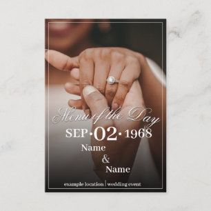 Carte D'accompagnement Mains d'un couple Mariage coloré avec anneau