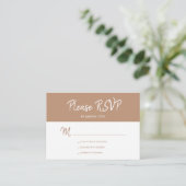Carte D'accompagnement Mariage de script beige simple et moderne RSVP (Debout devant)