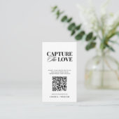 Carte D'accompagnement Mariage de script moderne Capturez l'amour QR Code (Debout devant)
