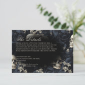 Carte D'accompagnement Mariage des crânes et des fleurs gothiques foncés (Debout devant)