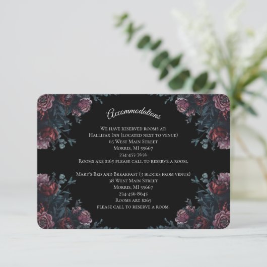 Carte D'accompagnement Mariage Floral Foncé Gothique Noir Élégant (Debout devant)