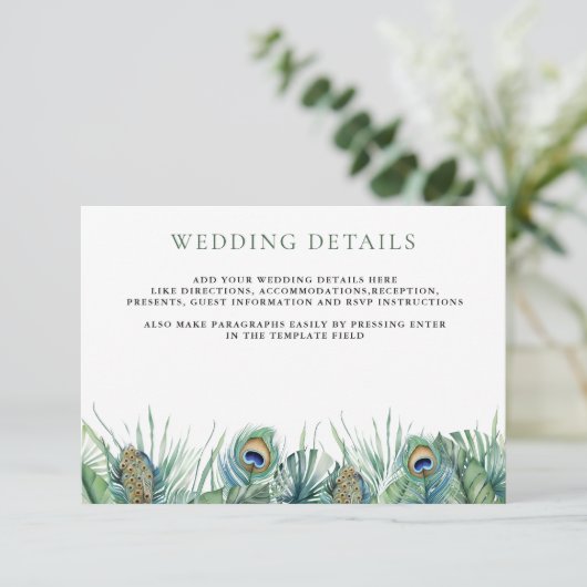 Carte D'accompagnement Mariage Indien Tropical Vert Plumes de Paon (Debout devant)