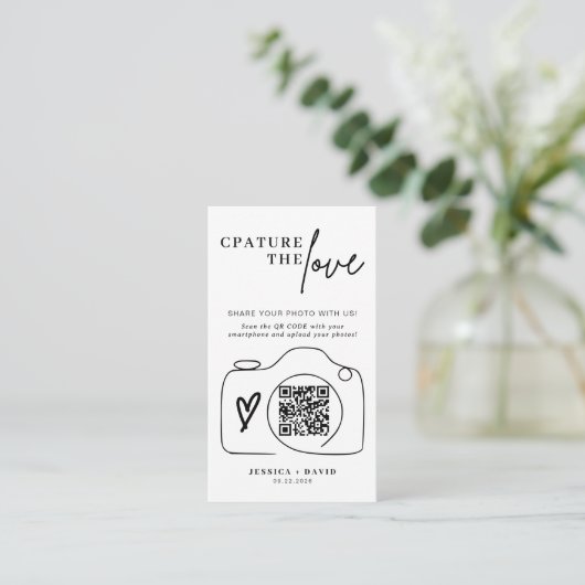Carte D'accompagnement Mariage moderne Capter l'amour QR Code Enclôture (Debout devant)