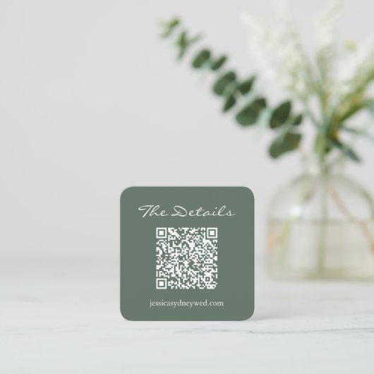 Carte D'accompagnement Mariage RSVP Détails QR Code Dark Sage Carré (Debout devant)