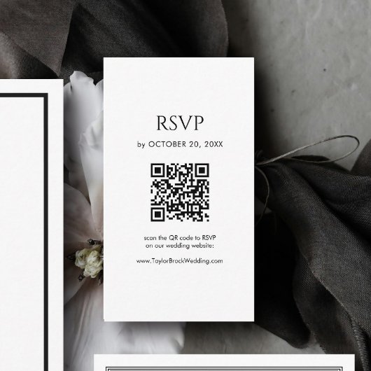 Carte D'accompagnement Minimalist Black and White Wedding RSVP QR Code