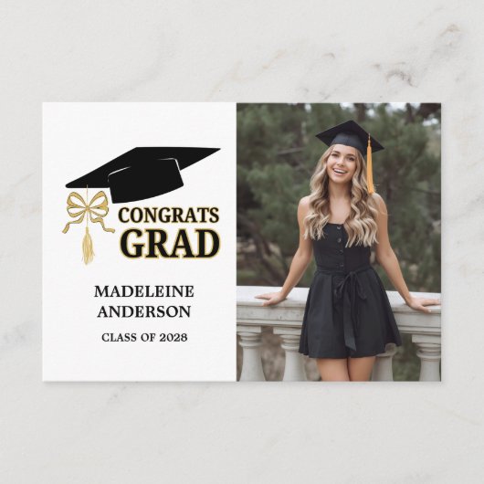 Carte D'accompagnement Modern Whimsical Gold Black Graduation Cap (Devant)