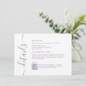 Carte D'accompagnement Moderne Chic Dusty Purple Script Détails Mariage (Debout devant)