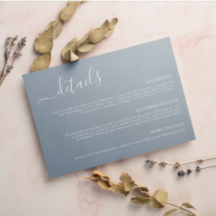 Carte D'accompagnement Moderne Dusty Blue Calligraphy Détails du Mariage