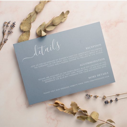 Carte D'accompagnement Moderne Dusty Blue Calligraphy Détails du Mariage