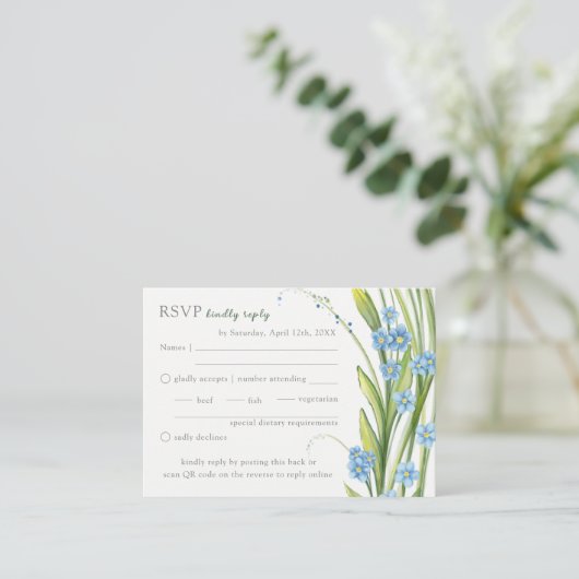 Carte D'accompagnement Oubliez-moi-pas de mariage RSVP QR Code (Debout devant)