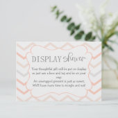 Carte D'accompagnement Pastel Peach et Grey Zig Zag Display Show (Debout devant)