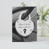 Carte D'accompagnement Photo de cadenas du coeur avec mariage vertical à  (Debout devant)