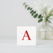 Carte D'accompagnement Plain Modern White Red Monogram Initial Letter (Debout devant)