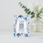 Carte D'accompagnement qr code Blue Watercolor Fleur sauvage Mariage (Debout devant)