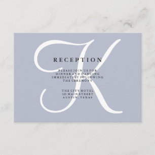 Carte D'accompagnement Réception de mariage classique Dusty Blue Monogram