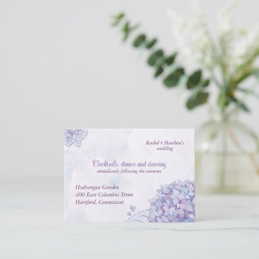 Carte D'accompagnement Réception de mariage Lavender Hydrangeas (Debout devant)