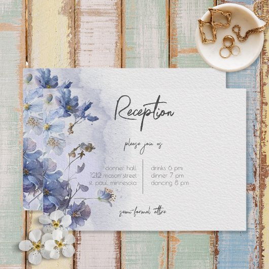 Carte D'accompagnement Réception Fleur sauvage moderne Periwinkle Bleu