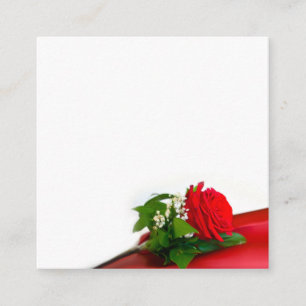 Carte D'accompagnement Rose rouge simple - Floral Arrière - plan blanc