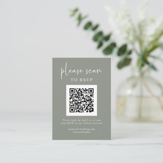 Carte D'accompagnement RSVP moderne simple avec code QR | Sage Green (Debout devant)