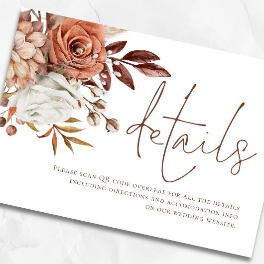 Carte D'accompagnement Rust Florals Script Brown QR Code Détails du Maria