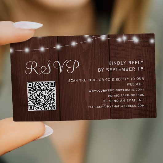 Carte D'accompagnement Rustic barn wood string lights wedding QR RSVP