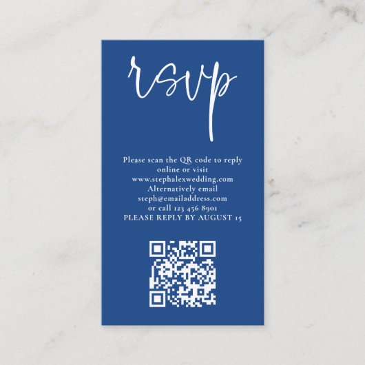 Carte D'accompagnement Script blanc moderne bleu QR Code Mariage RSVP (Devant)