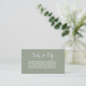 Carte D'accompagnement Script moderne Sage Gree Baby shower Demande de ré (Debout devant)