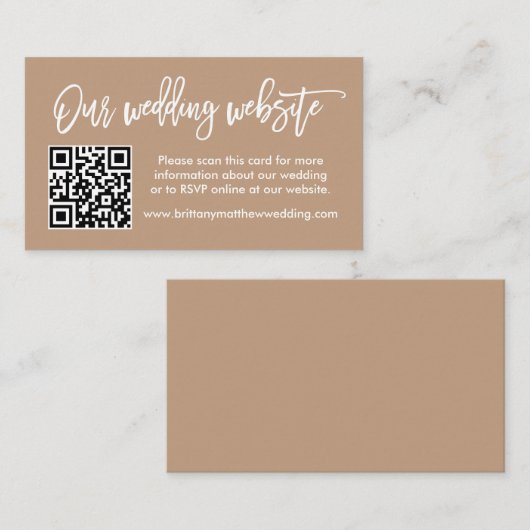 Carte D'accompagnement Site Mariage de script de brosse moderne QR Taupe (Devant / Derrière)