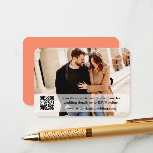 Carte D'accompagnement Site mariage QR Overlay Photo Coral (Devant/Arrière en situation)