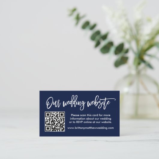 Carte D'accompagnement Site Web de Mariage Brush Script QR Photo Bleu (Debout devant)
