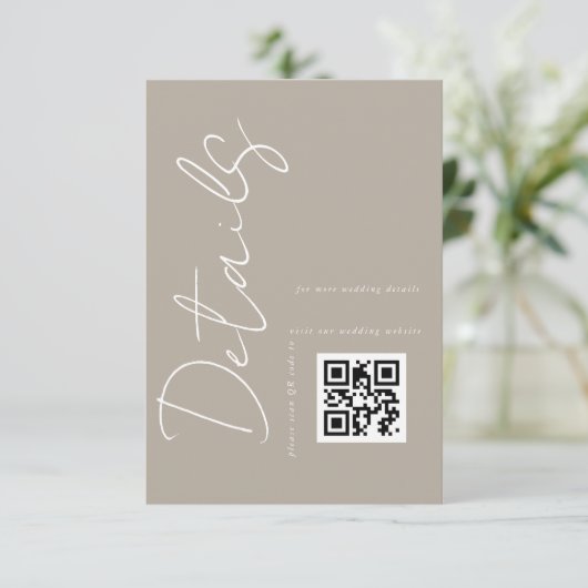 Carte D'accompagnement Taupe moderne Beige QR code Mariage Détails (Debout devant)